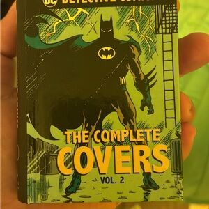 DC Comics The Complete Covers Vol. 2 - Black and Yellow